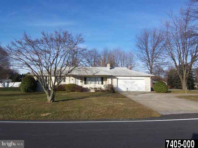 945 Stonewood Road York, PA 17402 - Photo 1 of 25 Gallery Image 1