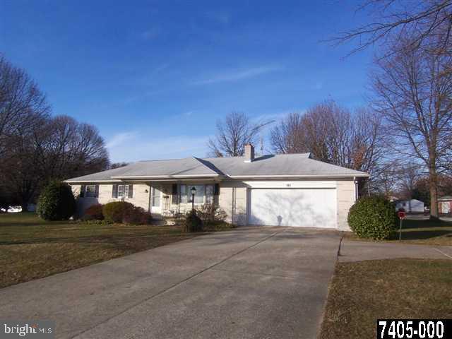945 Stonewood Road York, PA 17402 - Photo 2 of 25 Gallery Image 2