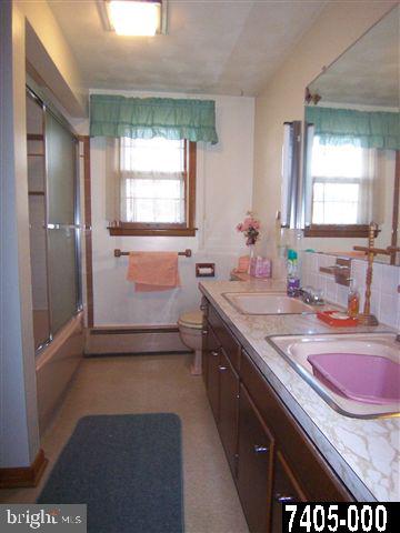 945 Stonewood Road York, PA 17402 - Photo 12 of 25 Gallery Image 12