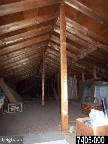 945 Stonewood Road York, PA 17402 - Photo 13 of 25 Gallery Image 13