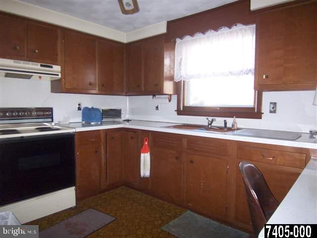 945 Stonewood Road York, PA 17402 - Photo 7 of 25 Gallery Image 7