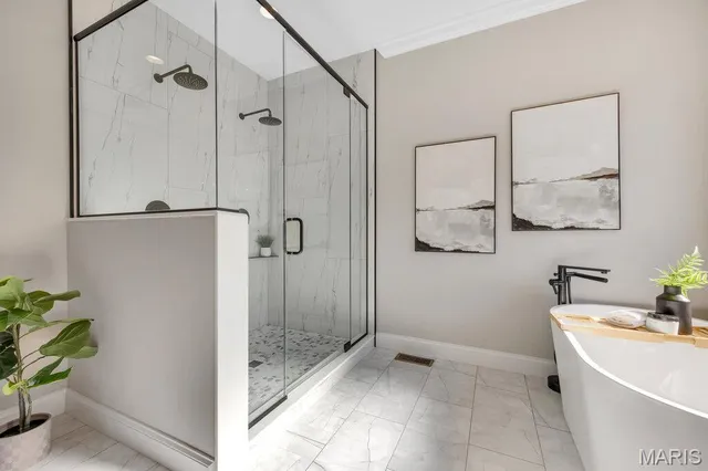 $950,000 | 8 Highland Pl Drive, Wentzville, MO 63385