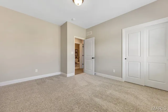 $950,000 | 8 Highland Pl Drive, Wentzville, MO 63385