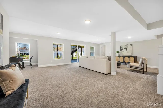 $950,000 | 8 Highland Pl Drive, Wentzville, MO 63385