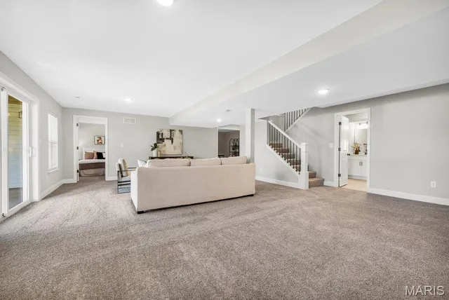 $950,000 | 8 Highland Pl Drive, Wentzville, MO 63385