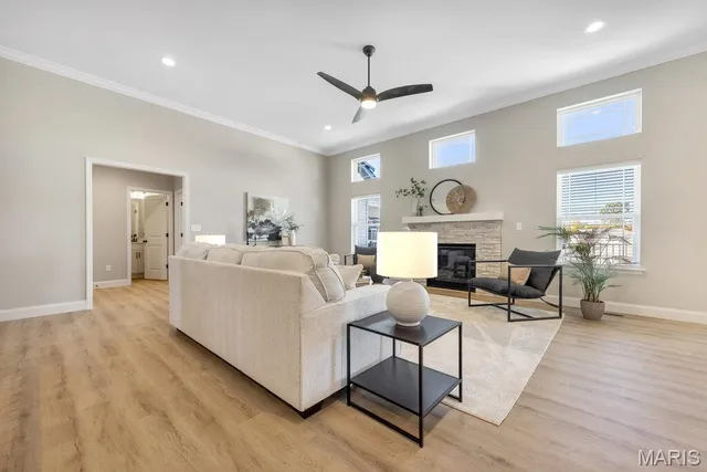 $950,000 | 8 Highland Pl Drive, Wentzville, MO 63385