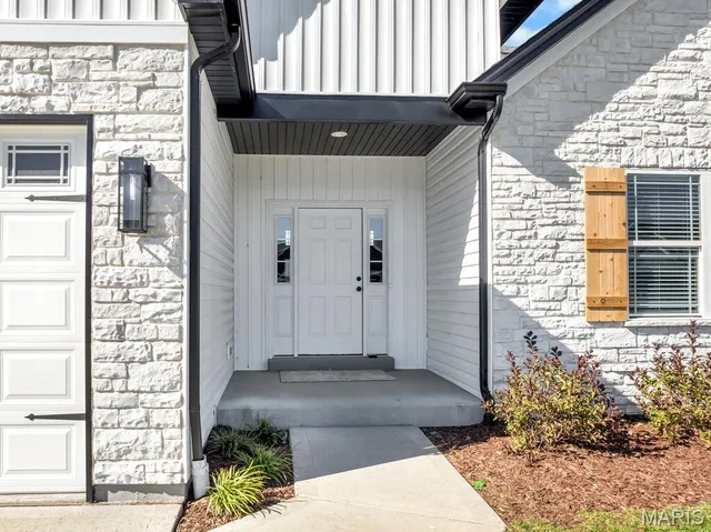 $950,000 | 8 Highland Pl Drive, Wentzville, MO 63385