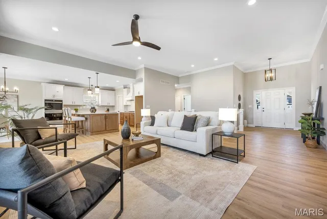 $950,000 | 8 Highland Pl Drive, Wentzville, MO 63385