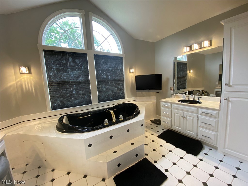 1386 Terrace Road Northwest New Philadelphia, OH 44663 - Photo 13 of 24 Gallery Image 13