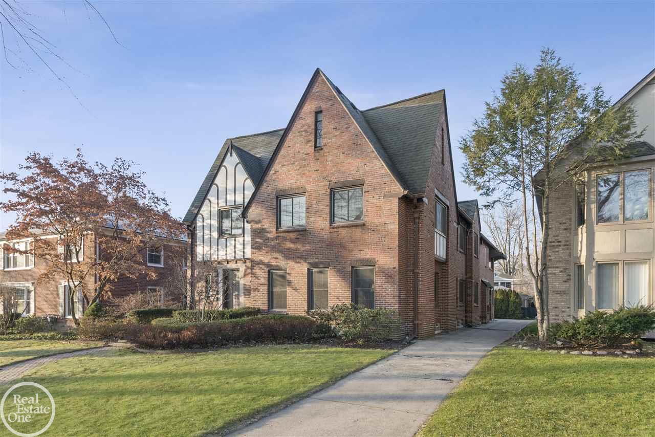 925-27 Harcourt Road Grosse Pointe, MI 48230 - Photo 3 of 40 50003922-2.JPG
