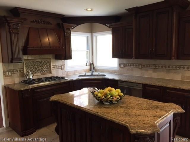 5259 Park Ridge Drive West Bloomfield, MI 48323 - Photo 5 of 39