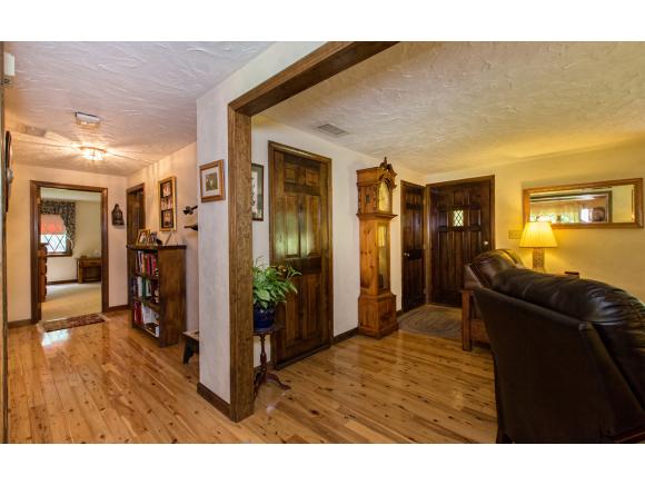 7 Hemlock Street Windham, NH 03087 - Photo 16 of 31