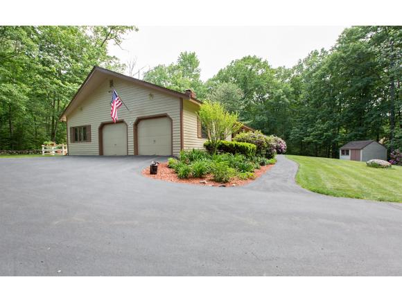 7 Hemlock Street Windham, NH 03087 - Photo 3 of 31