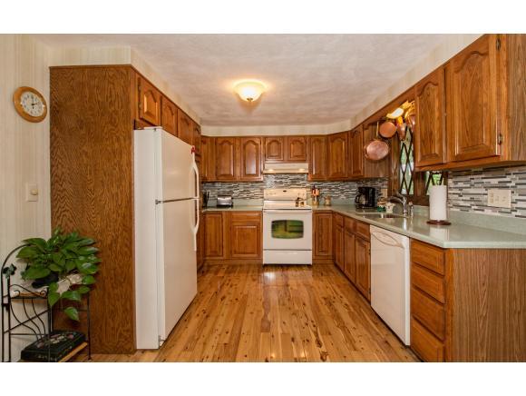 7 Hemlock Street Windham, NH 03087 - Photo 9 of 31