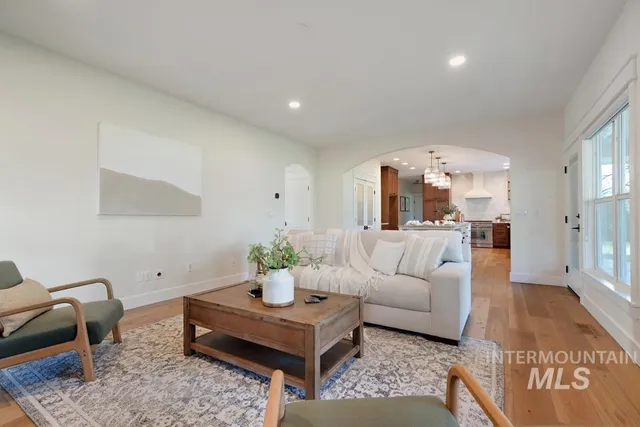 $1,100,000 | 2231 North Parkforest Way, Eagle, ID 83616