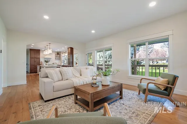 $1,100,000 | 2231 North Parkforest Way, Eagle, ID 83616