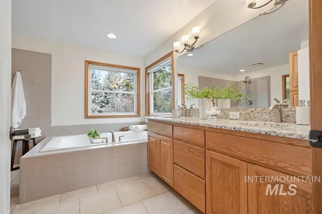 $1,100,000 | 2231 North Parkforest Way, Eagle, ID 83616