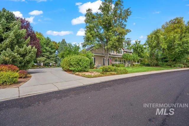 $1,100,000 | 2231 North Parkforest Way, Eagle, ID 83616