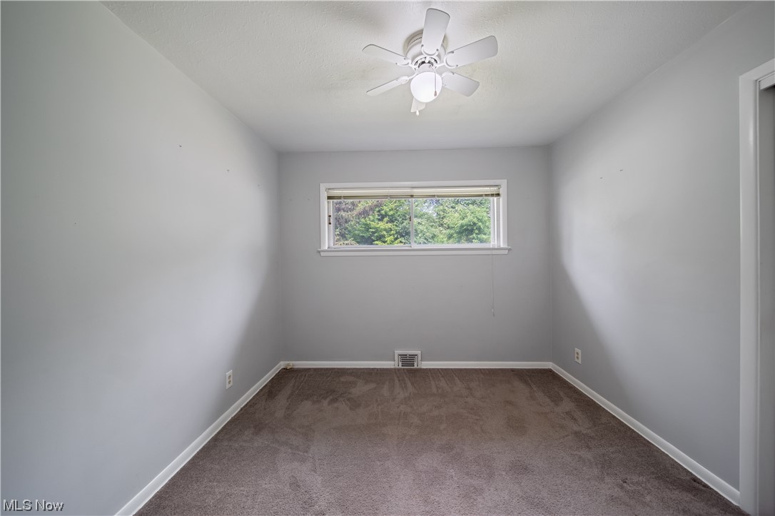 1124 Haverston Road Lyndhurst, OH 44124 - Photo 15 of 30