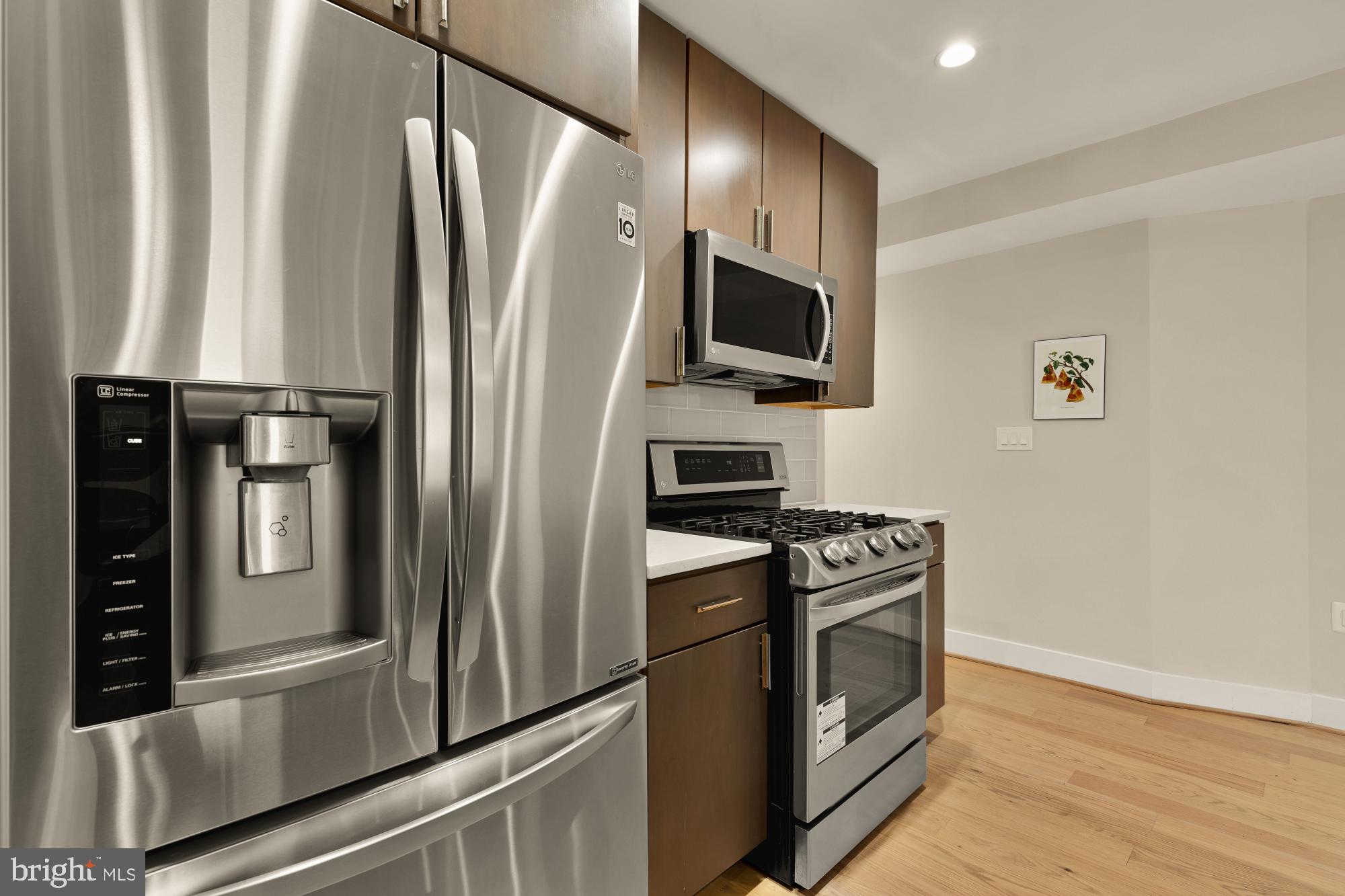 14 T Street Northeast, Unit 1 Washington, DC 20002 - Photo 12 of 29 Stainless steel appliances