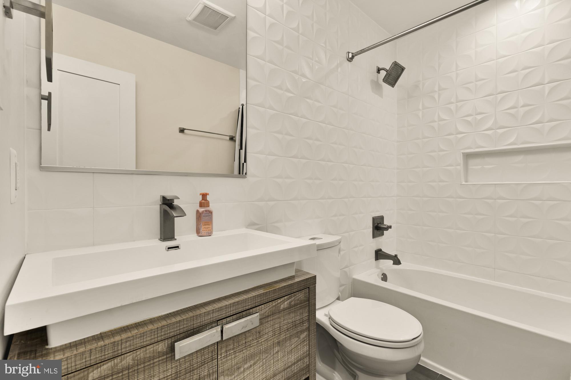 14 T Street Northeast, Unit 1 Washington, DC 20002 - Photo 25 of 29 Hall bath