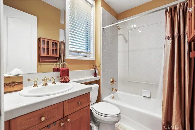 a view of entryway and hall