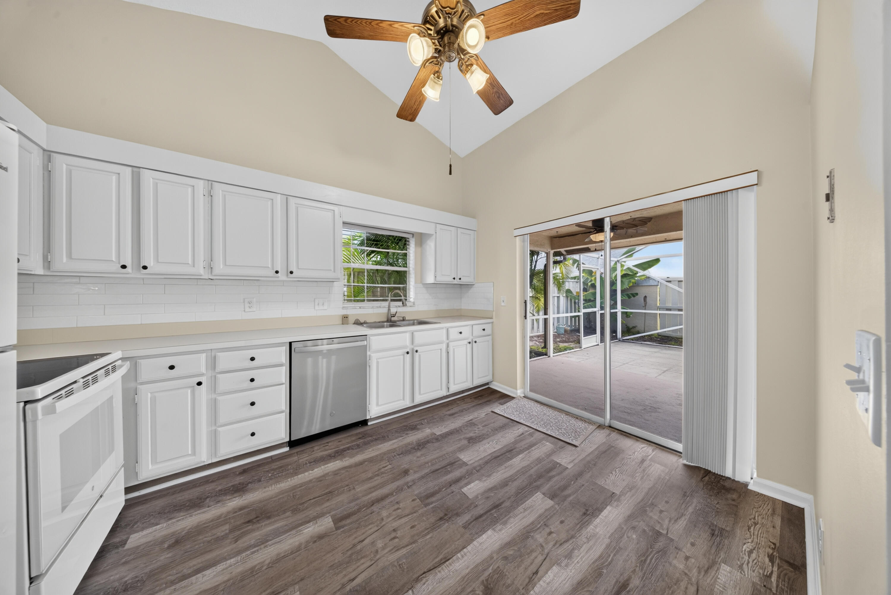 119 Adobe Circle Jupiter, FL 33458 - Photo 11 of 43 DSC02922