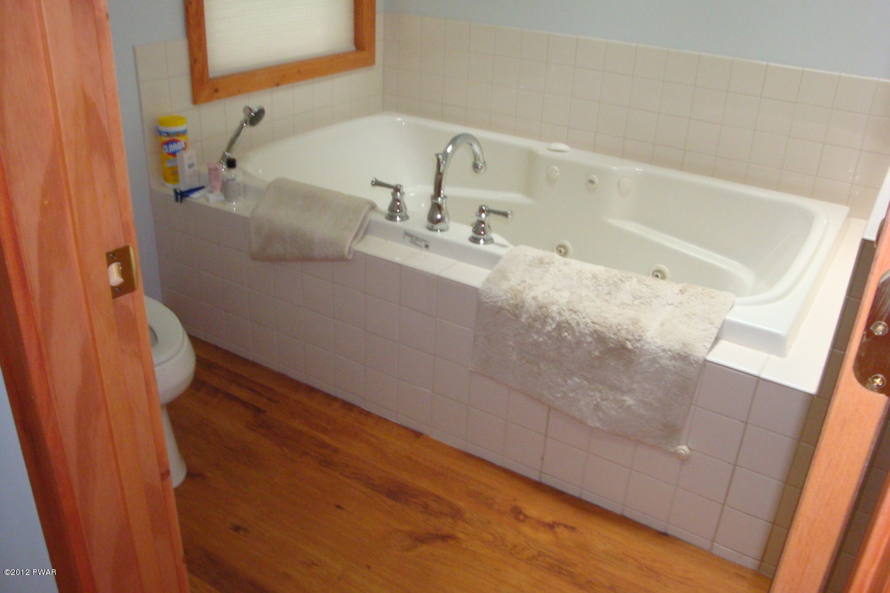 33 Ledge Road Lakeville, PA 18438 - Photo 11 of 21