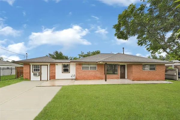 $390,000 | 1407 Avenue I, South Houston, TX 77587