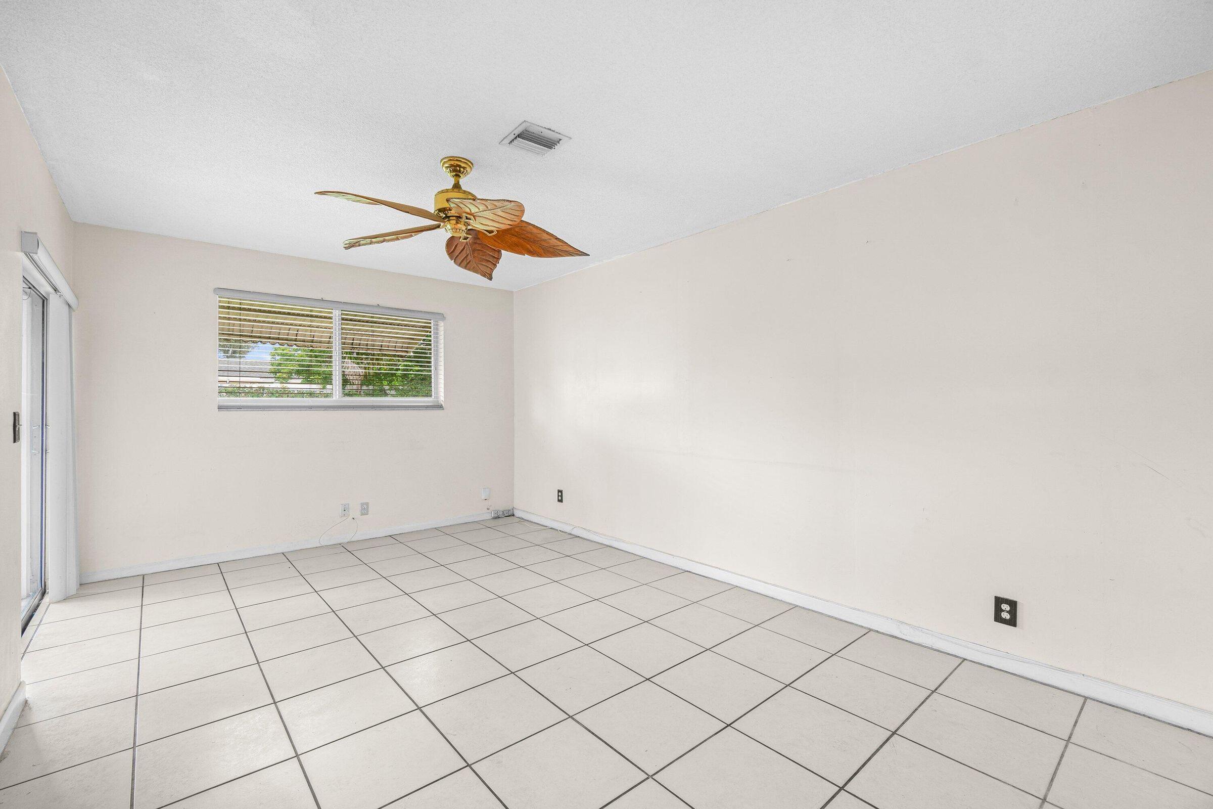 921 Southwest 11th Terrace Boca Raton, FL 33486 - Photo 13 of 26 921PIC12