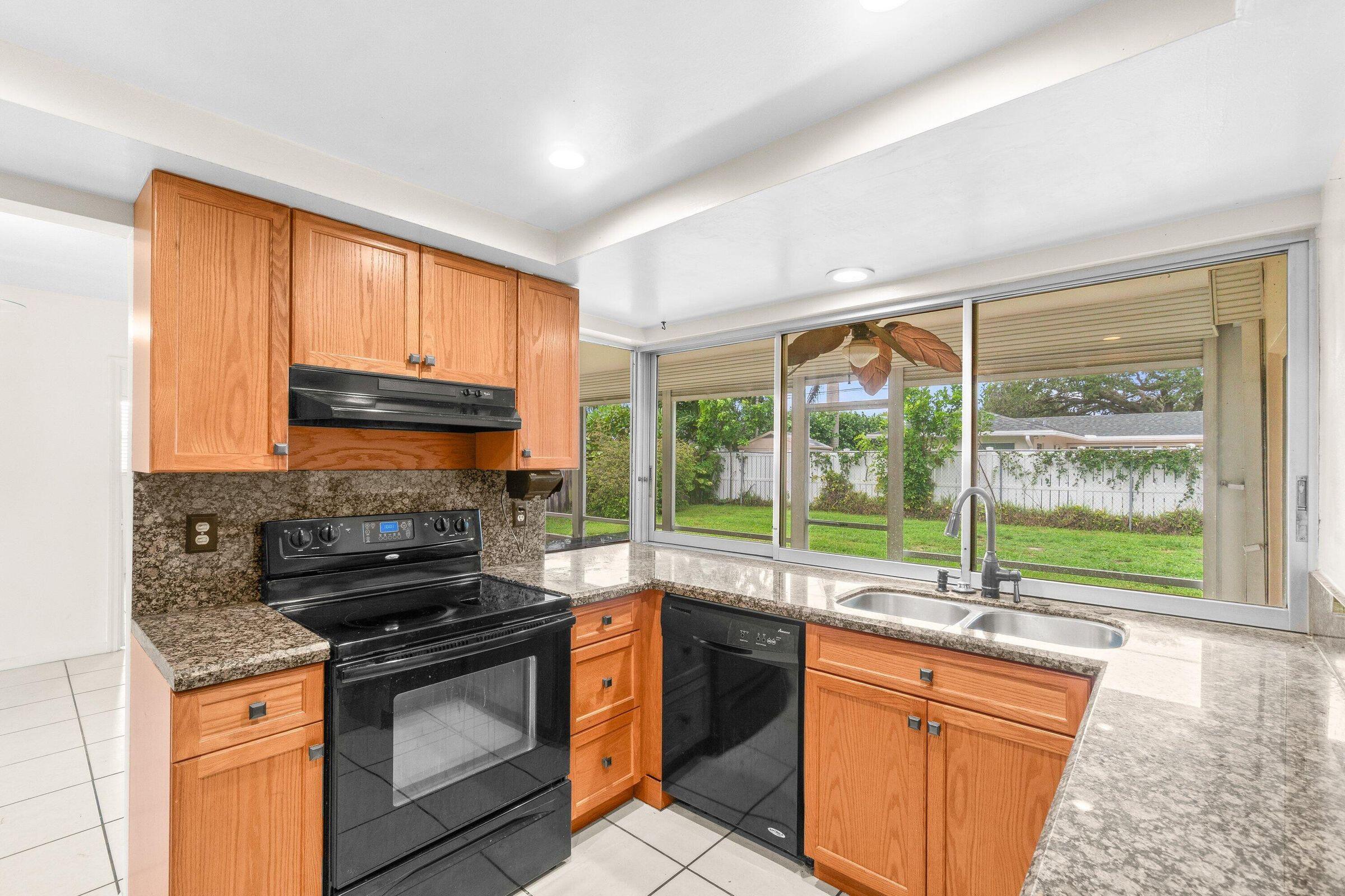 921 Southwest 11th Terrace Boca Raton, FL 33486 - Photo 4 of 26 921PIC10