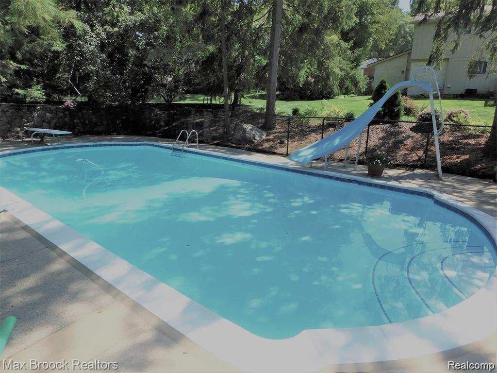 35181 Spring Hill Road Farmington Hills, MI 48331 - Photo 36 of 36