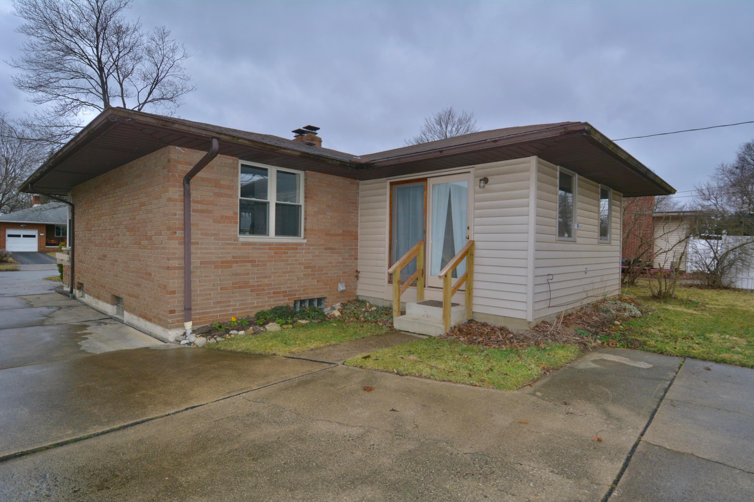 1082 Fordham Road Columbus, OH 43224 - Photo 7 of 35 Gallery Image 7