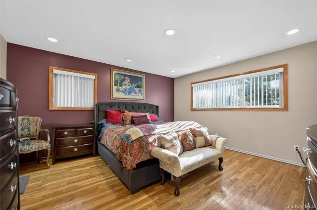 $1,649,000 | 1 Peppermill Road, Roslyn, NY 11576