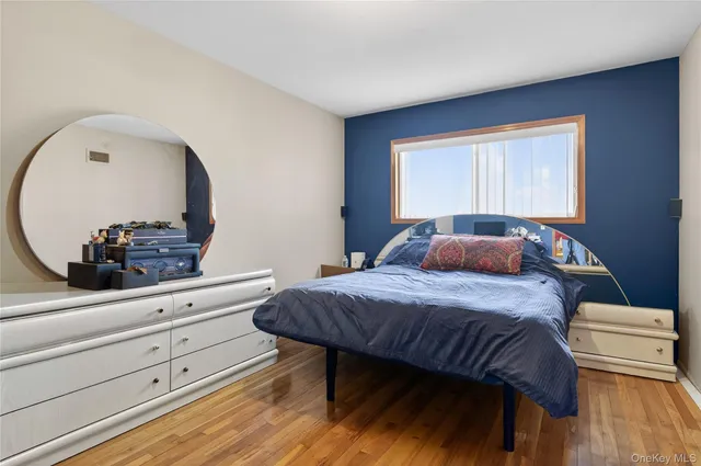 $1,649,000 | 1 Peppermill Road, Roslyn, NY 11576