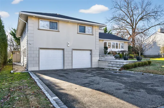 $1,649,000 | 1 Peppermill Road, Roslyn, NY 11576