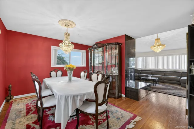 $1,649,000 | 1 Peppermill Road, Roslyn, NY 11576