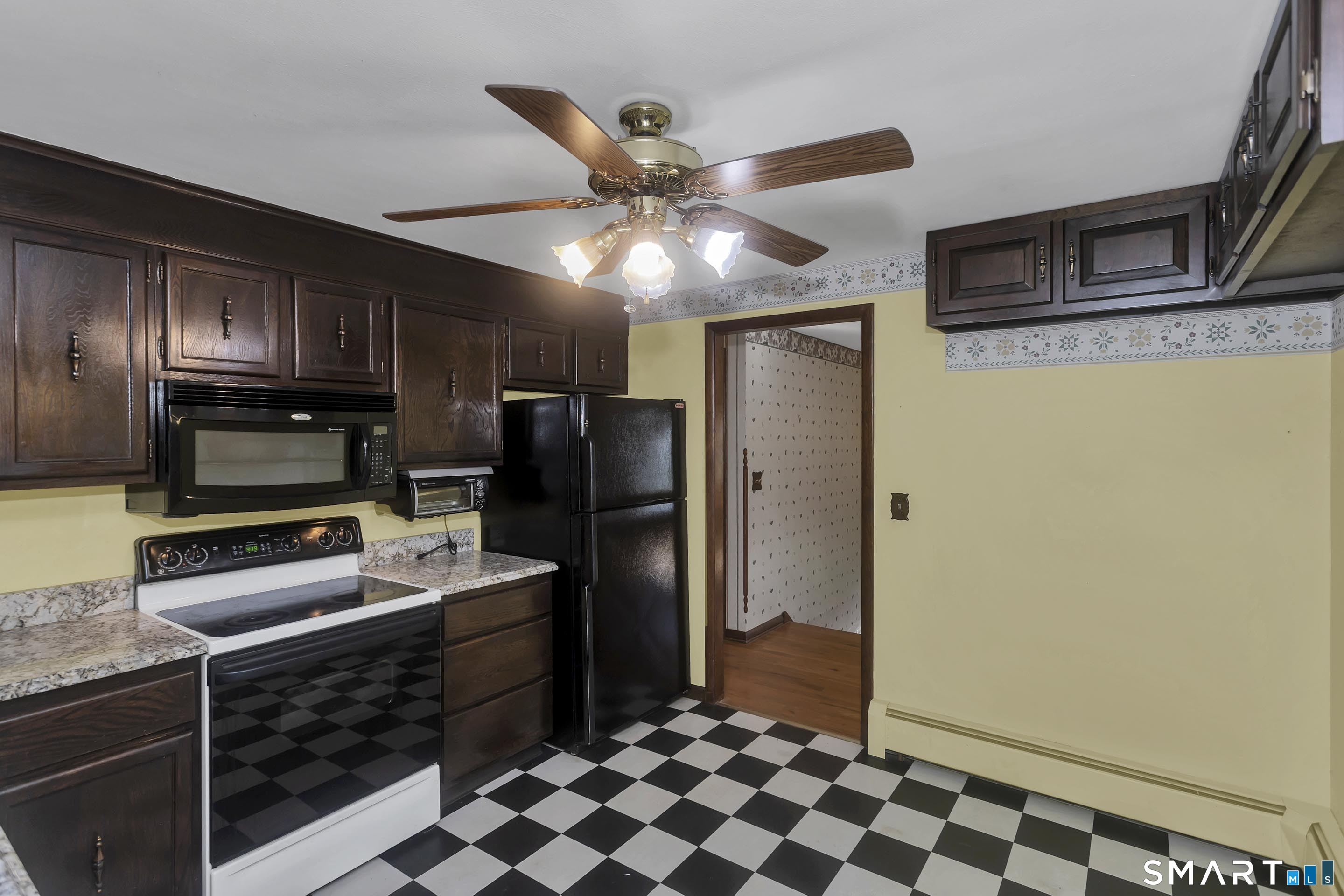 4 Winthrop Road Windsor, CT 06095 - Photo 13 of 37