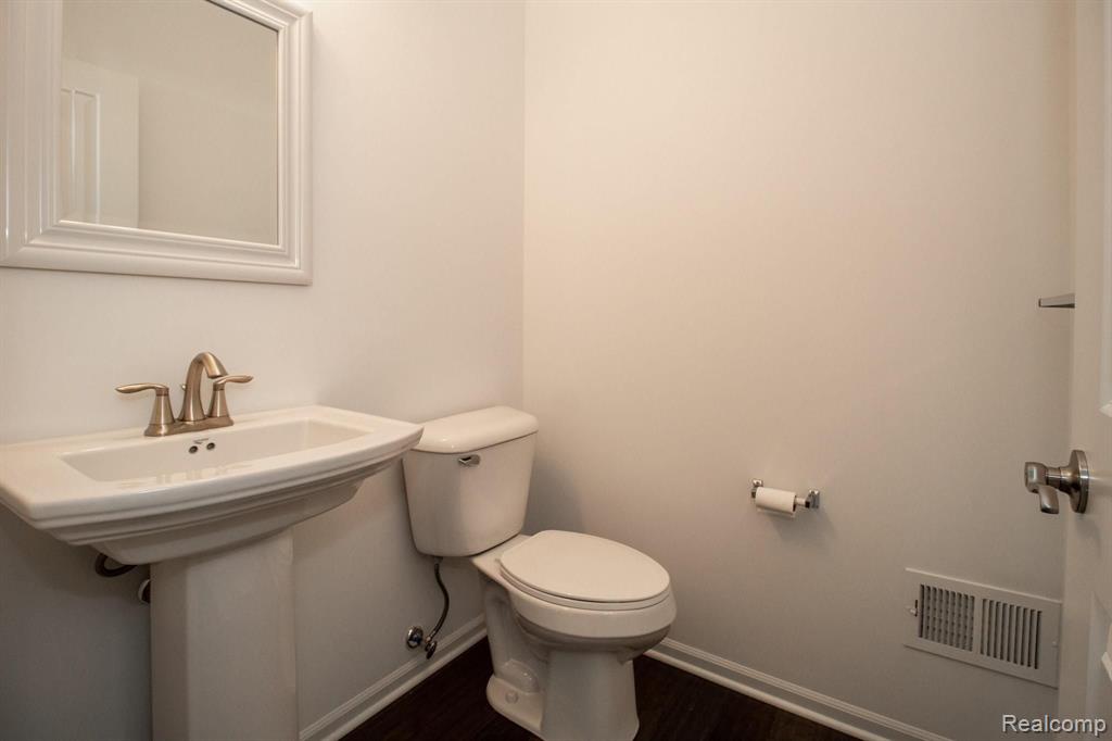 3542 South Rochester Road Royal Oak, MI 48073 - Photo 10 of 22