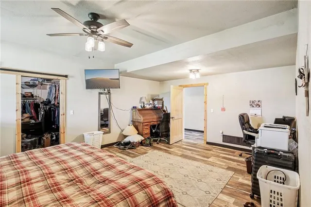 $912,000 | 301 Northwest 1601st Road, Holden, MO 64040