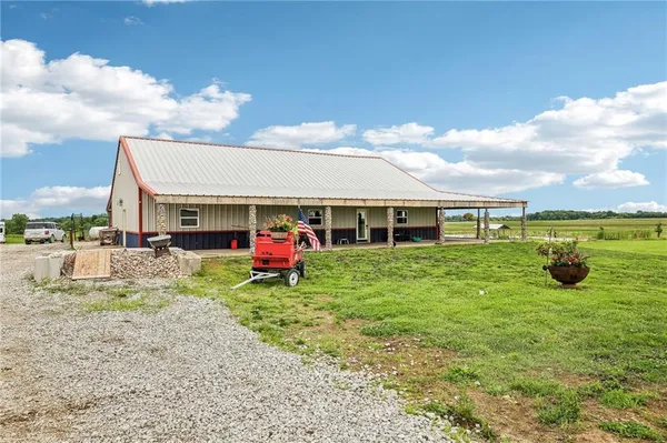 $912,000 | 301 Northwest 1601st Road, Holden, MO 64040