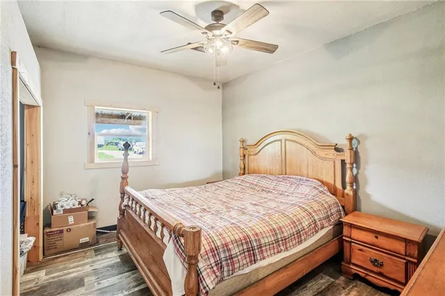 $912,000 | 301 Northwest 1601st Road, Holden, MO 64040