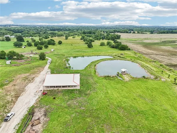 $912,000 | 301 Northwest 1601st Road, Holden, MO 64040