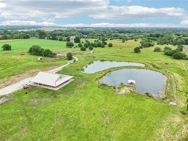 $912,000 | 301 Northwest 1601st Road, Holden, MO 64040