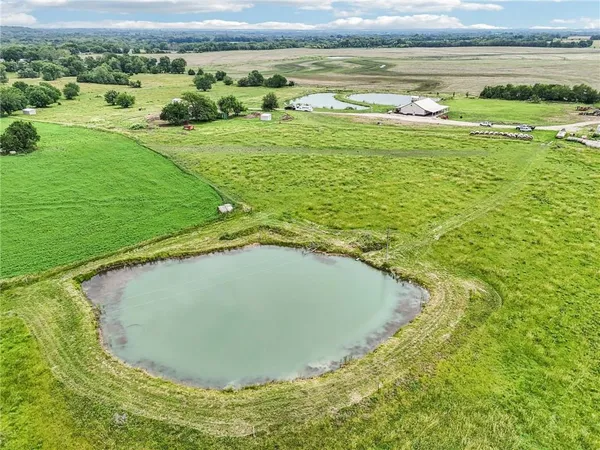 $912,000 | 301 Northwest 1601st Road, Holden, MO 64040