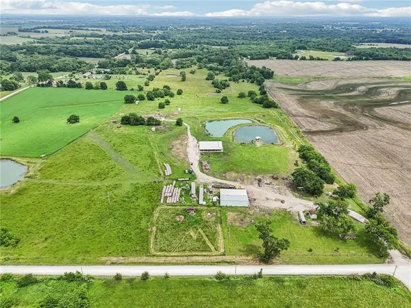 $912,000 | 301 Northwest 1601st Road, Holden, MO 64040