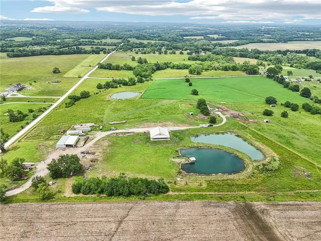 $912,000 | 301 Northwest 1601st Road, Holden, MO 64040