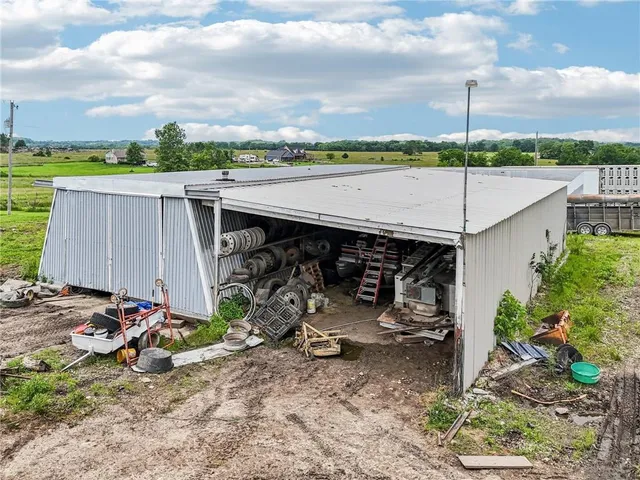 $912,000 | 301 Northwest 1601st Road, Holden, MO 64040