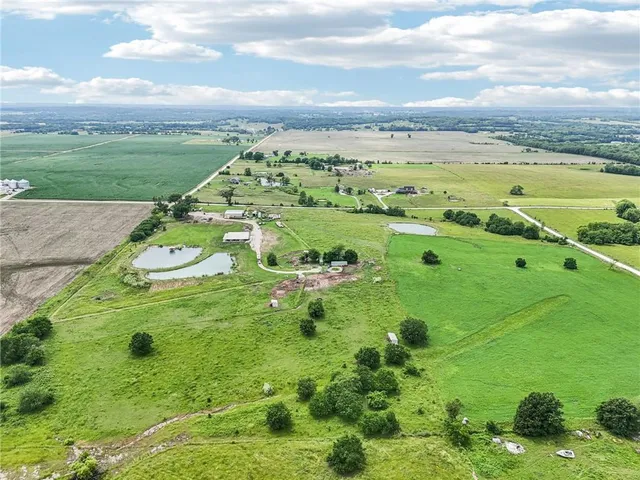 $912,000 | 301 Northwest 1601st Road, Holden, MO 64040