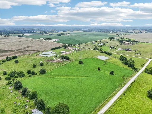 $912,000 | 301 Northwest 1601st Road, Holden, MO 64040